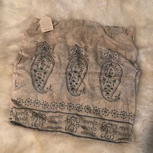 Beautiful Scarf / Shawl